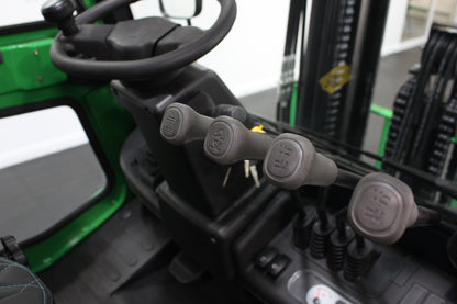 giraffe CPCD35-4WD - Full cab - Rough terrain forklift