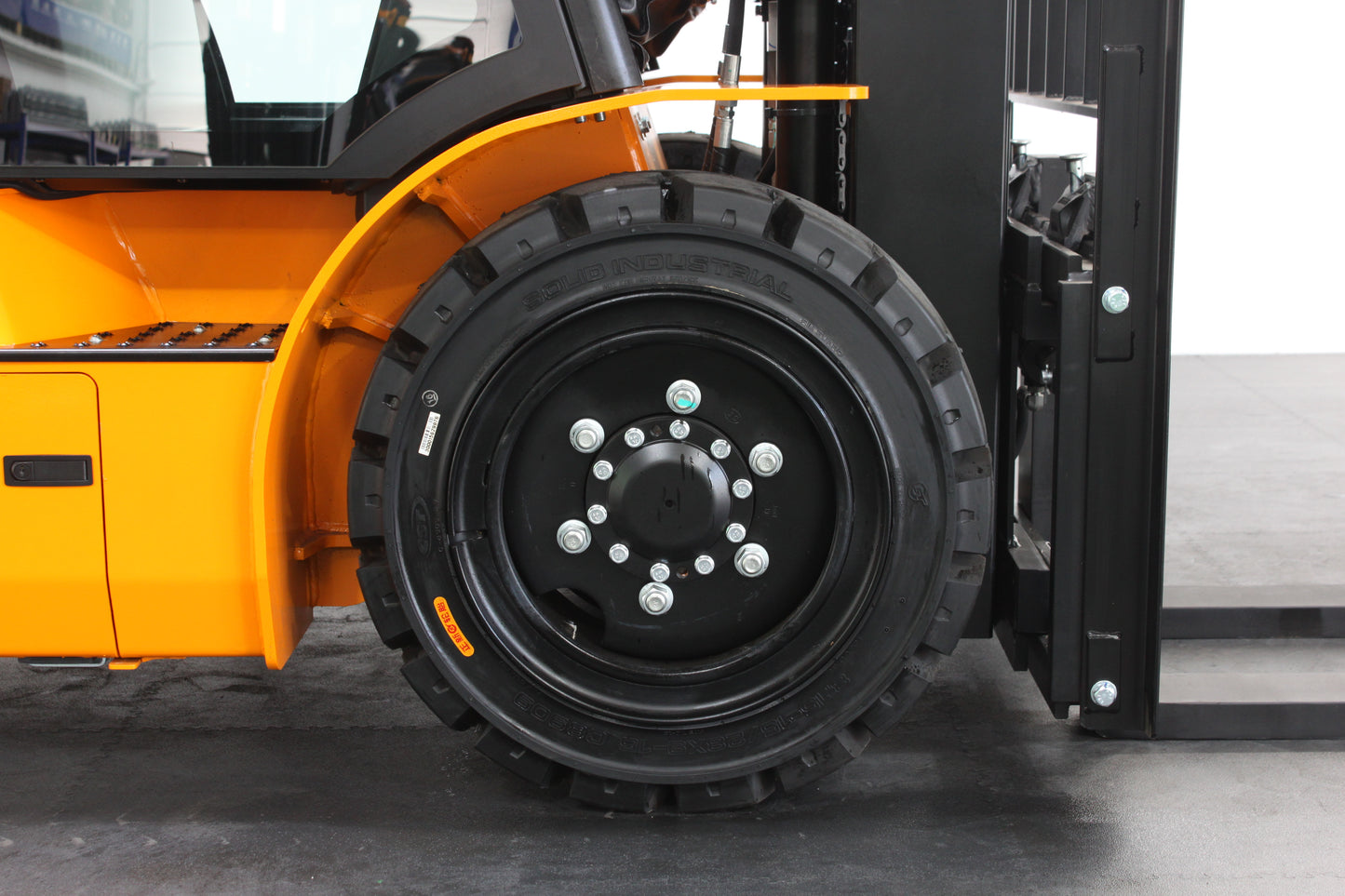 Hangcha XE430T 3.0T | Full Cab Lithium Counterbalance | 4-Wheel Forklift