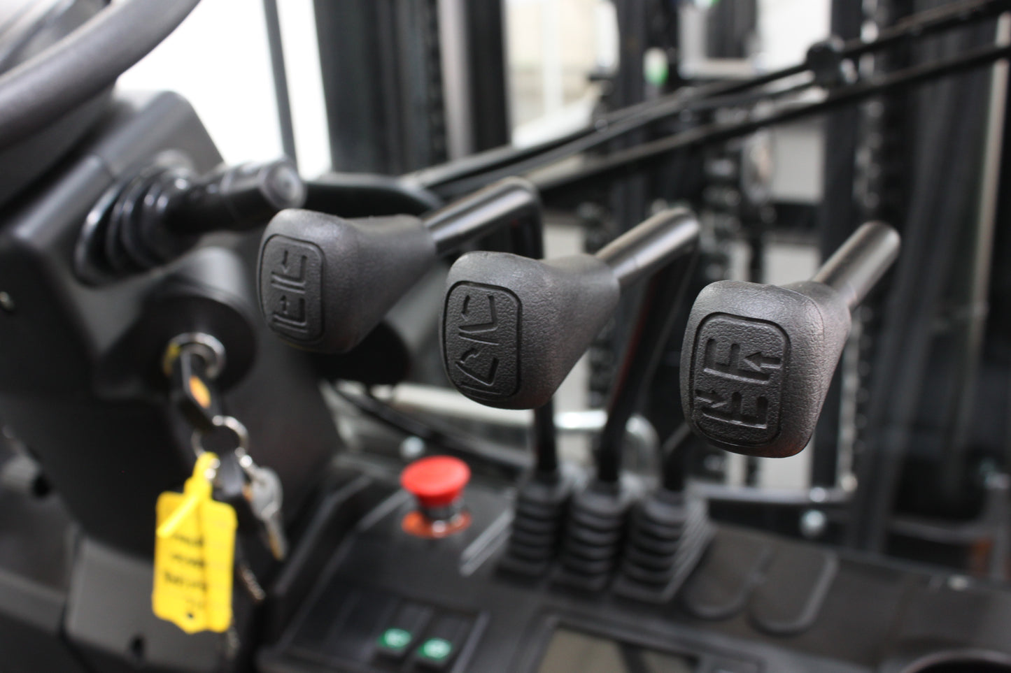 Hangcha XE430T 3.0T | Full Cab Lithium Counterbalance | 4-Wheel Forklift