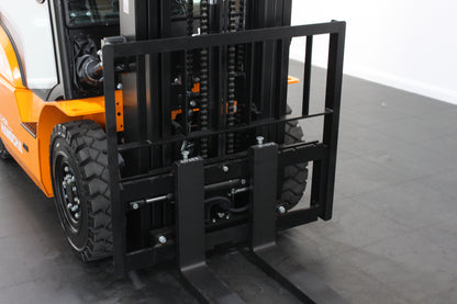 Hangcha XE425T 2.5T | Full Cab Lithium Counterbalance | 4-Wheel Forklift