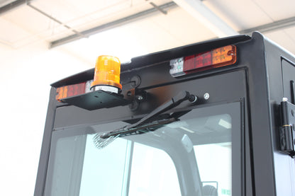 Hangcha XE425T 2.5T | Full Cab Lithium Counterbalance | 4-Wheel Forklift