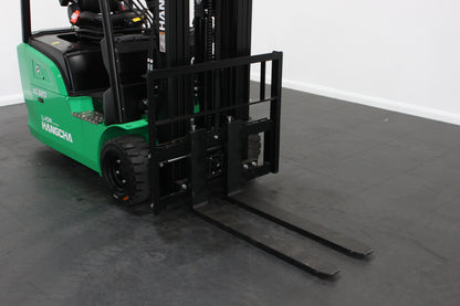 Hangcha XC320 2.0T | Half Cab Lithium Counterbalance | 3-Wheel Forklift