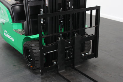Hangcha XC320 2.0T | Half Cab Lithium Counterbalance | 3-Wheel Forklift