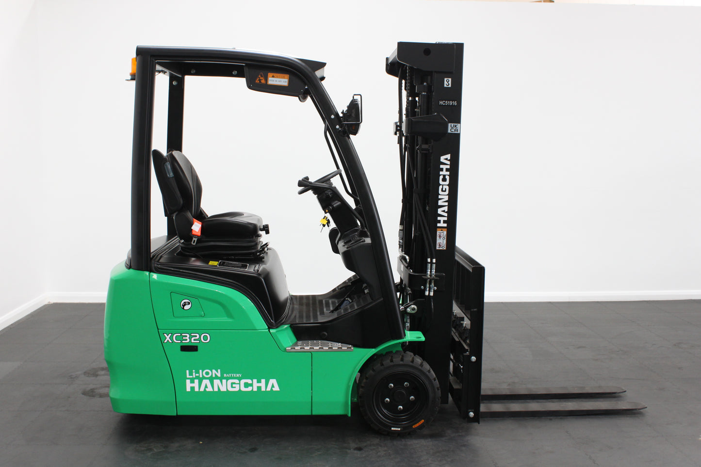 Hangcha XC320 2.0T | Half Cab Lithium Counterbalance | 3-Wheel Forklift