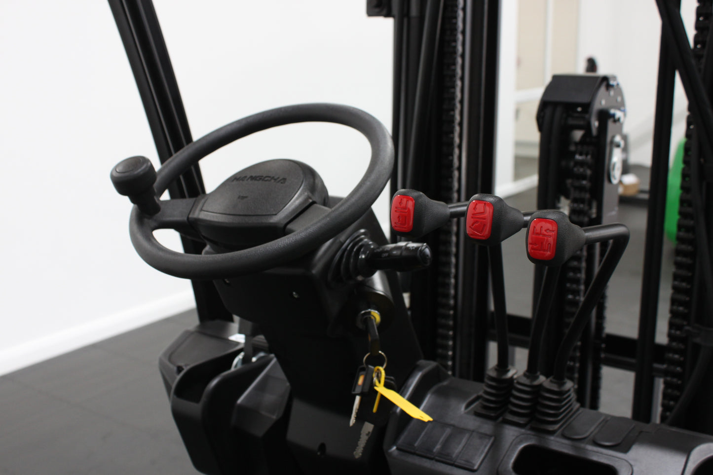 Hangcha XC320 2.0T | Half Cab Lithium Counterbalance | 3-Wheel Forklift