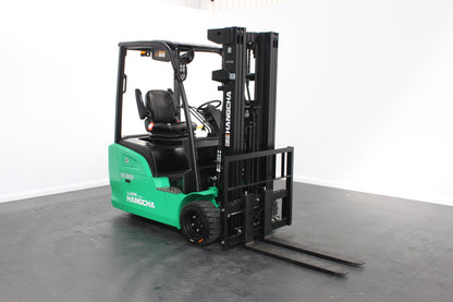 Hangcha XC320 2.0T | Half Cab Lithium Counterbalance | 3-Wheel Forklift