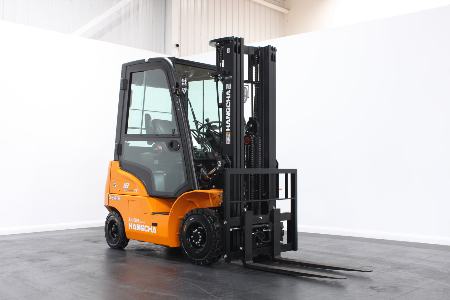 Hangcha XE418 1.8T| Full Cab Lithium Counterbalance | 4-Wheel Forklift