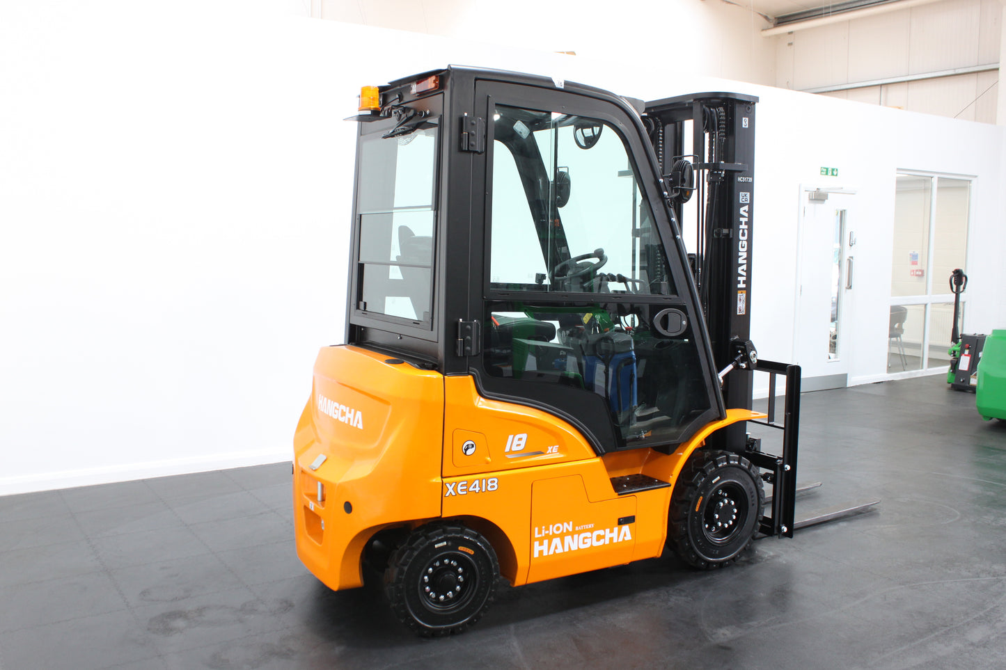 Hangcha XE418 1.8T| Full Cab Lithium Counterbalance | 4-Wheel Forklift