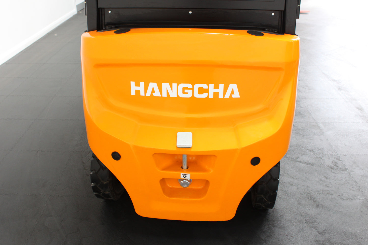 Hangcha XE418 1.8T| Full Cab Lithium Counterbalance | 4-Wheel Forklift