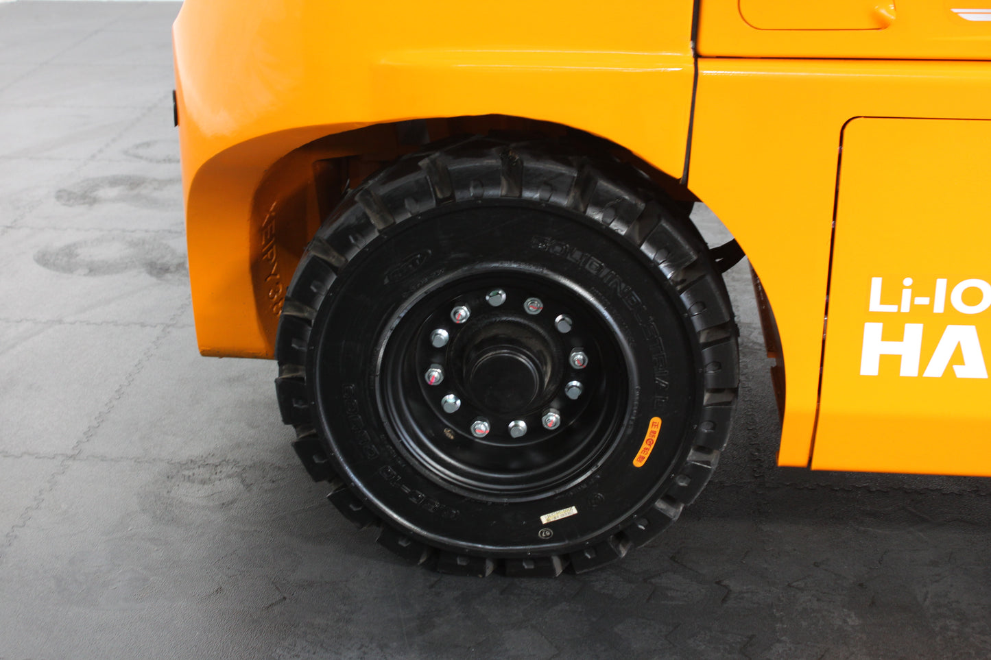 Hangcha XE435T 3.5T | Full Cab Lithium Counterbalance | 4-Wheel Forklift