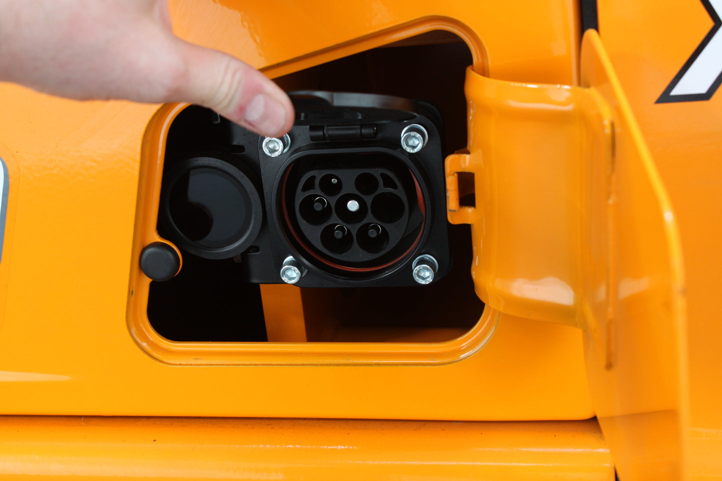 Hangcha XE438 3.8T Long Range | Full Cab Lithium Counterbalance | 4-Wheel Forklift