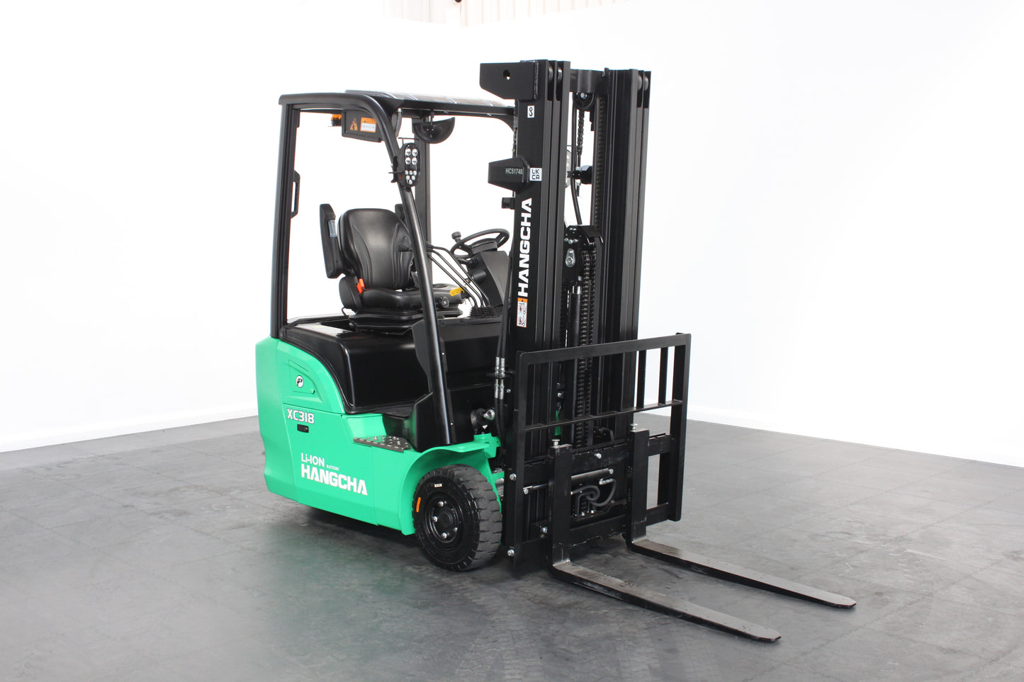 Hangcha XC318 1.8T | Half Cab Lithium Counterbalance | 3-Wheel Forklift