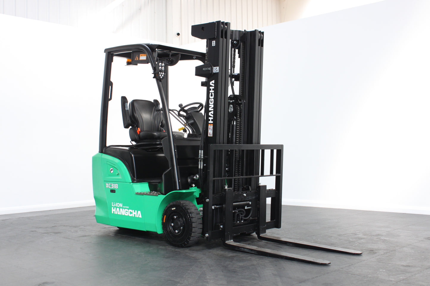 Hangcha XC318 1.8T | Half Cab Lithium Counterbalance | 3-Wheel Forklift