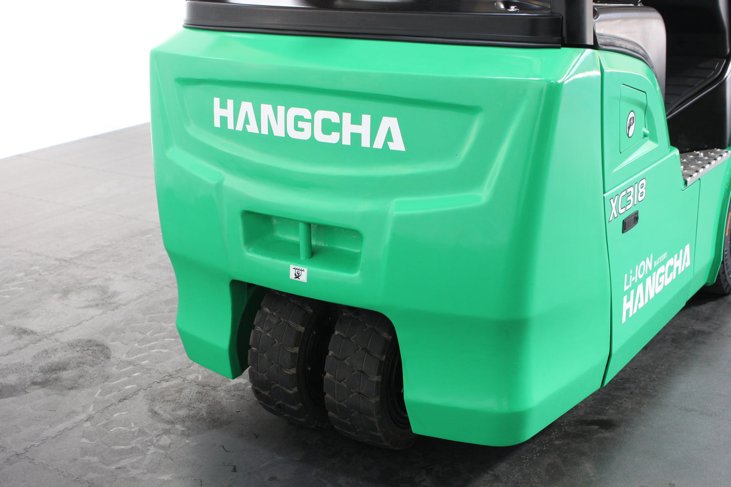 Hangcha XC318 1.8T | Half Cab Lithium Counterbalance | 3-Wheel Forklift