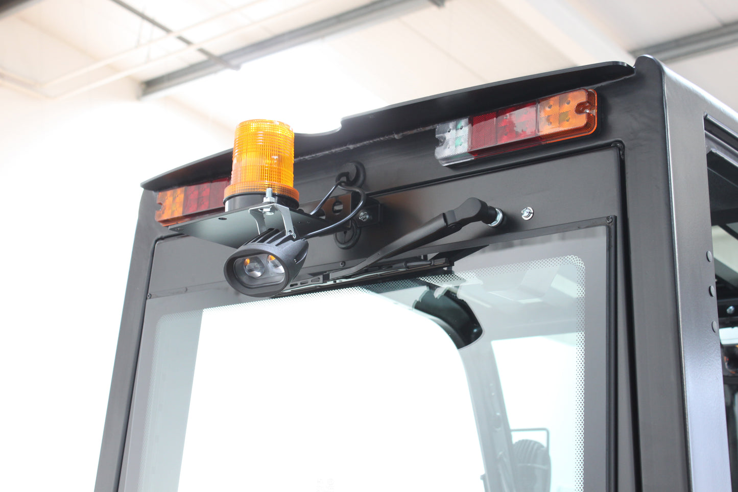 Hangcha XE435T 3.5T | Semi Cab Lithium Counterbalance | 4-Wheel Forklift