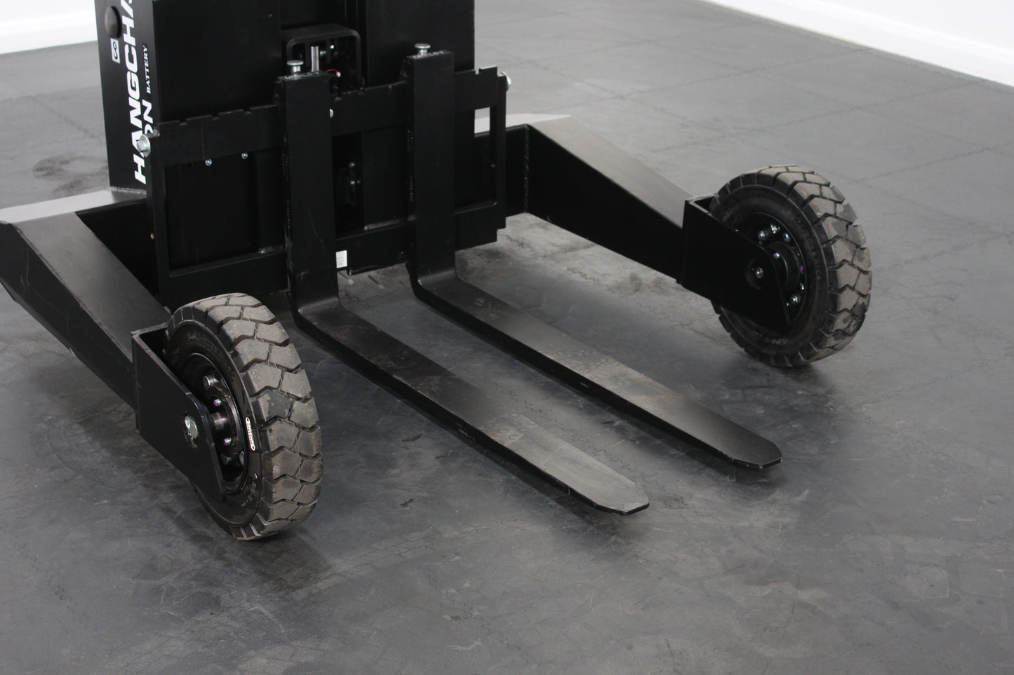Giraffe RTP15 Rough Terrain Electric Pallet Truck