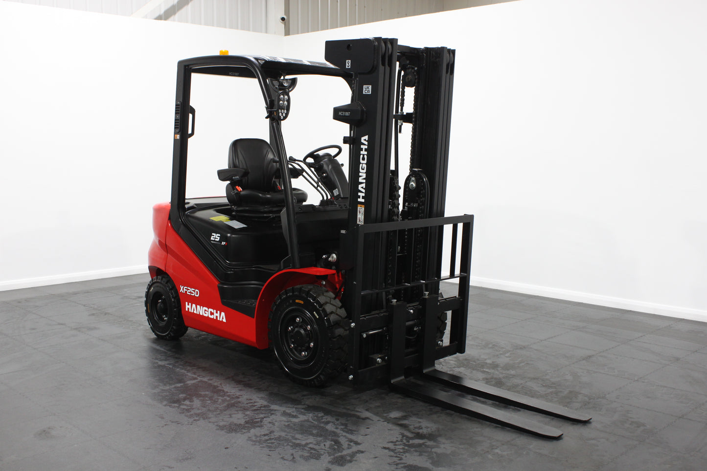 Hangcha XF2-25D 2.5T | Half Cab Diesel Counterbalance | 4-Wheel Forklift