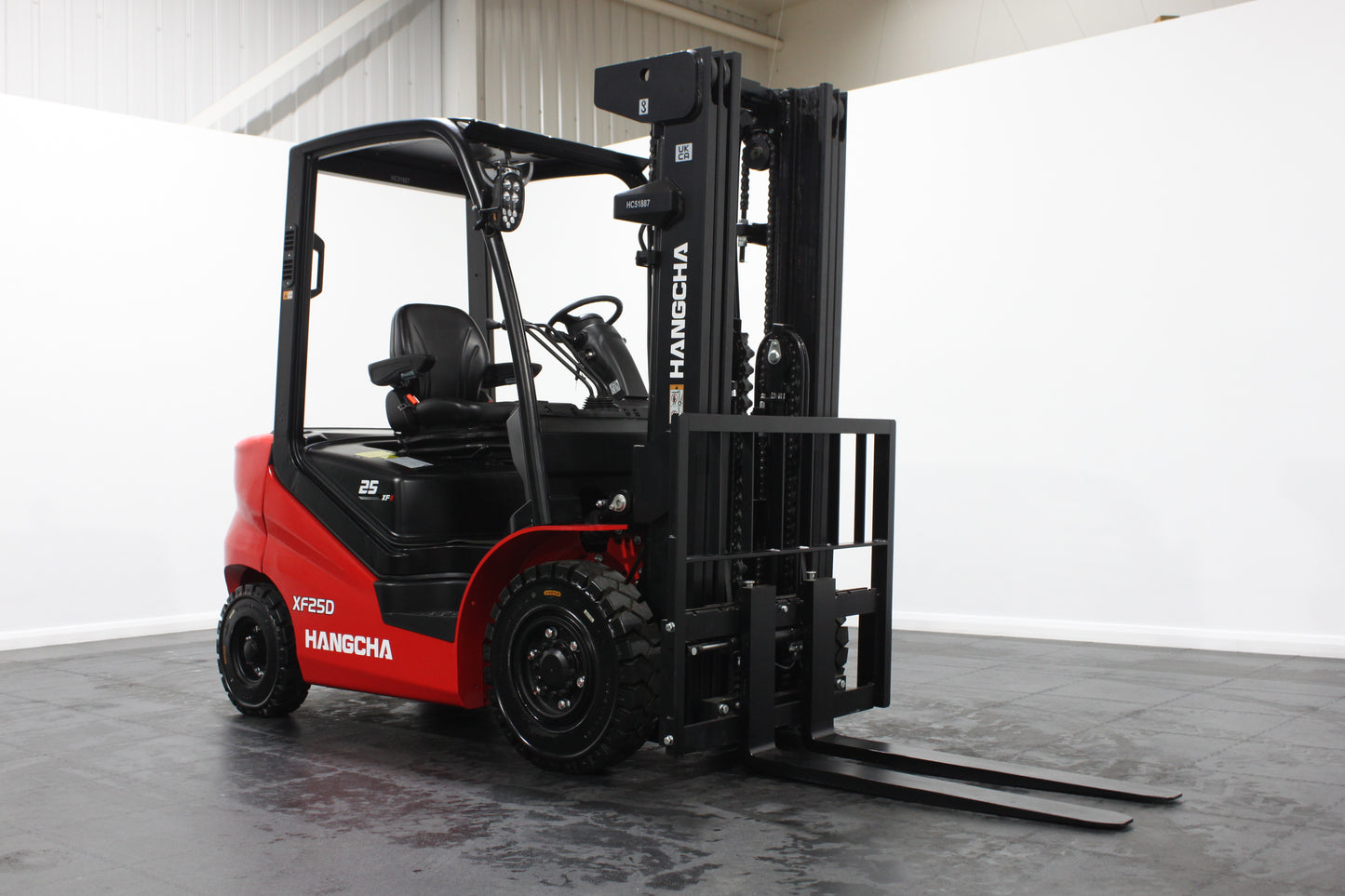 Hangcha XF2-25D 2.5T | Half Cab Diesel Counterbalance | 4-Wheel Forklift