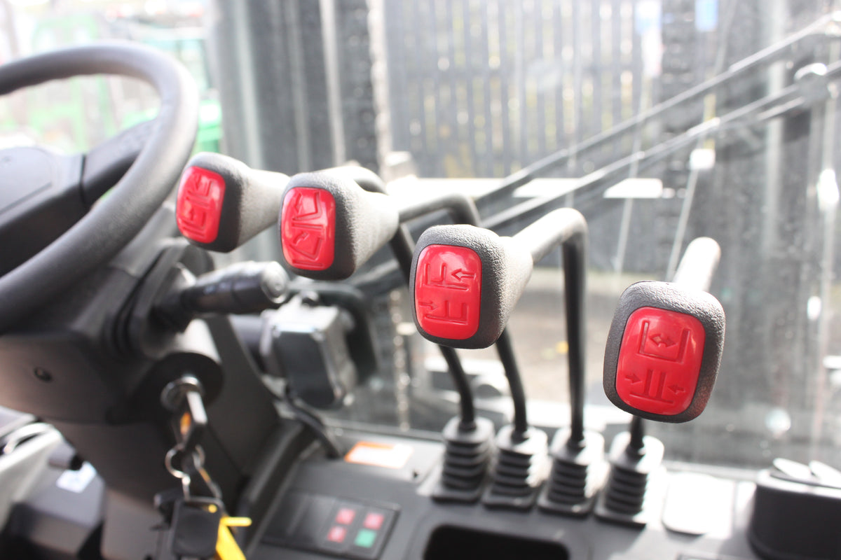 Hangcha XF120D 12T | Full Cab Diesel Counterbalance | 4-Wheel Forklift