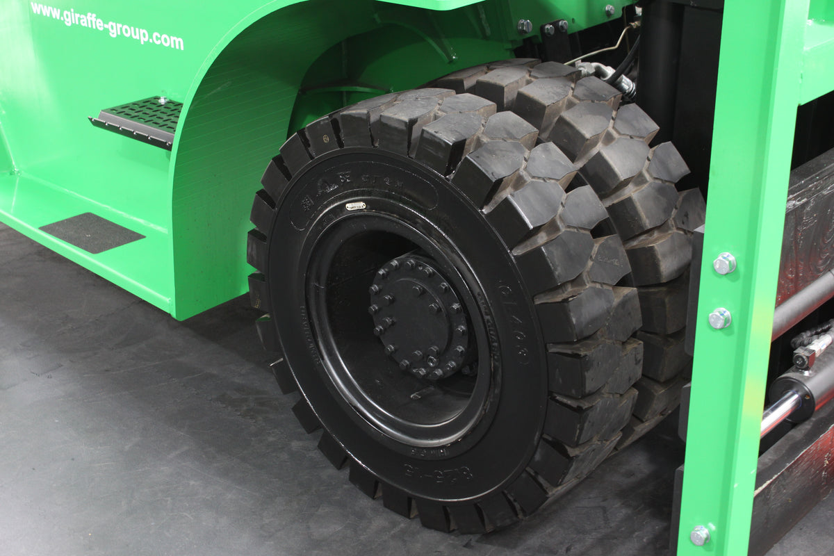 giraffe GBL60 | Open Cab Lithium Electric Counterbalance  | 4-Wheel Forklift