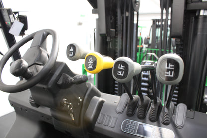 giraffe GBL60 | Open Cab Lithium Electric Counterbalance  | 4-Wheel Forklift