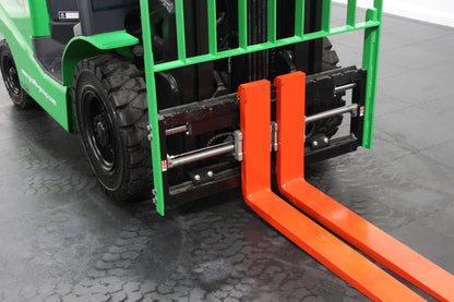 giraffe GBL25 2.5T Lithium Electric 4-Wheel Forklift | Fast Charging, Zero Emissions