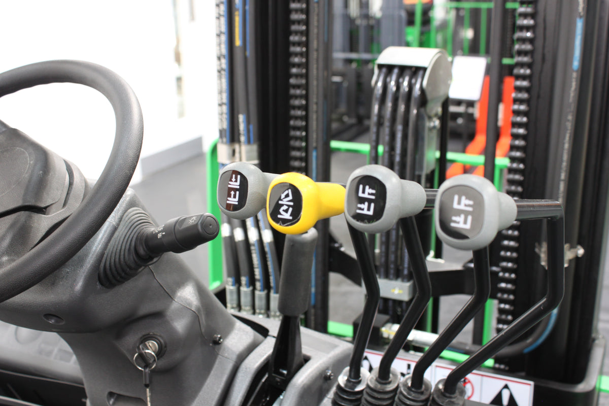 giraffe GBL25 2.5T Lithium Electric 4-Wheel Forklift | Fast Charging, Zero Emissions