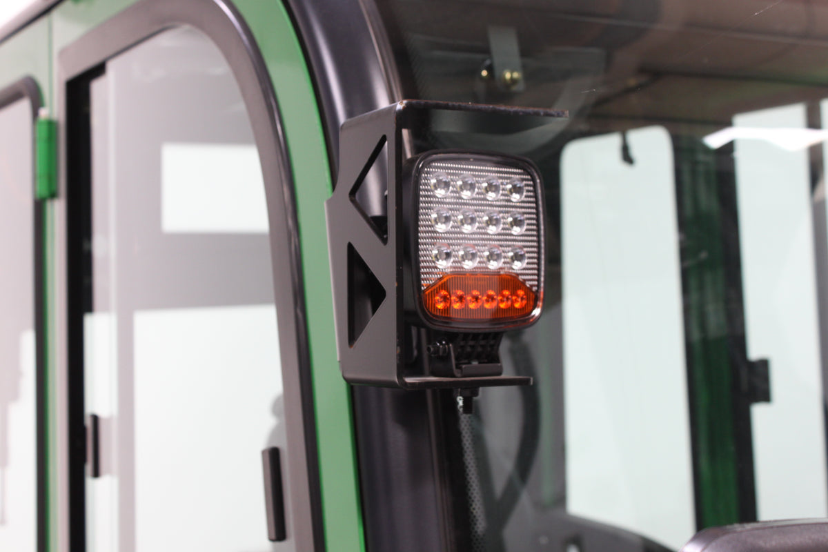 giraffe GBL25 Premium | Full Cab Lithium Electric Counterbalance | 4-Wheel Forklift