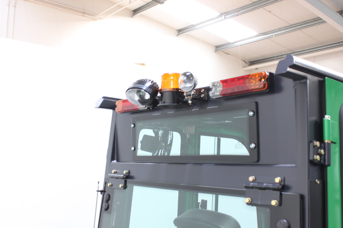 giraffe GBL25 Premium | Full Cab Lithium Electric Counterbalance | 4-Wheel Forklift