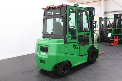giraffe GBL25 Premium | Full Cab Lithium Electric Counterbalance | 4-Wheel Forklift