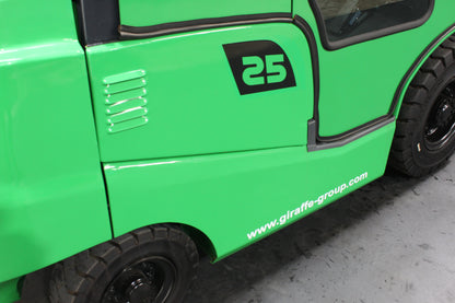 giraffe GBL25 Premium | Full Cab Lithium Electric Counterbalance | 4-Wheel Forklift
