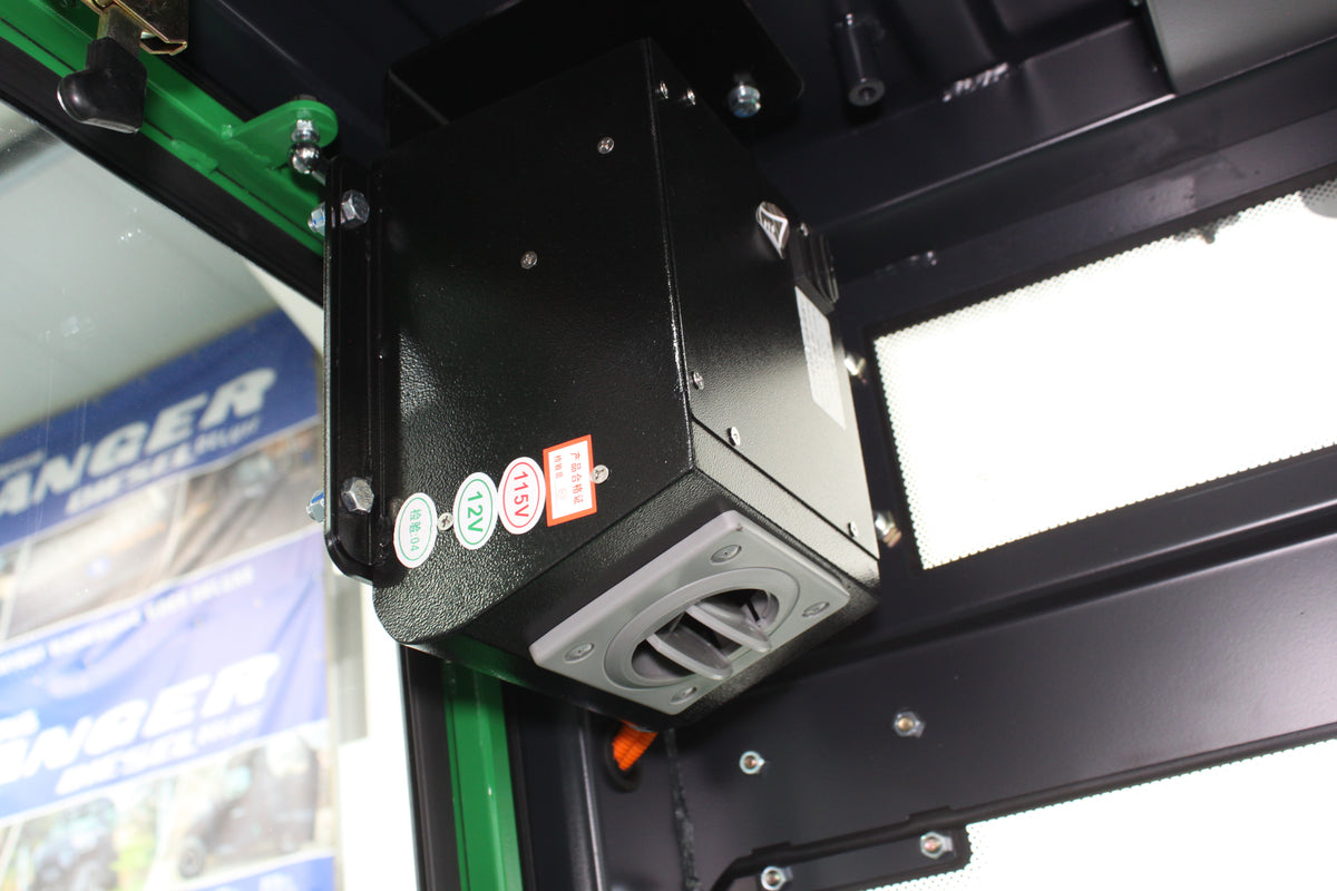 giraffe GBL25 Premium | Full Cab Lithium Electric Counterbalance | 4-Wheel Forklift