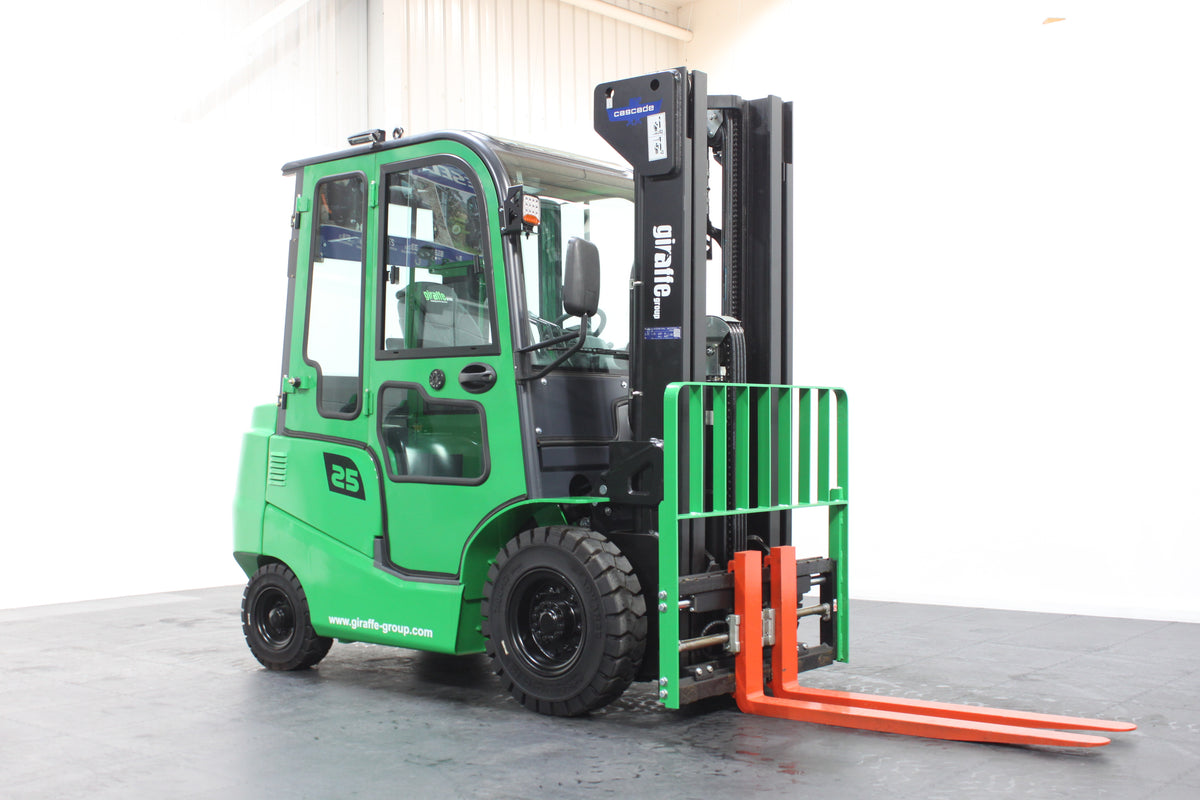 giraffe GBL25 Premium | Full Cab Lithium Electric Counterbalance | 4-Wheel Forklift