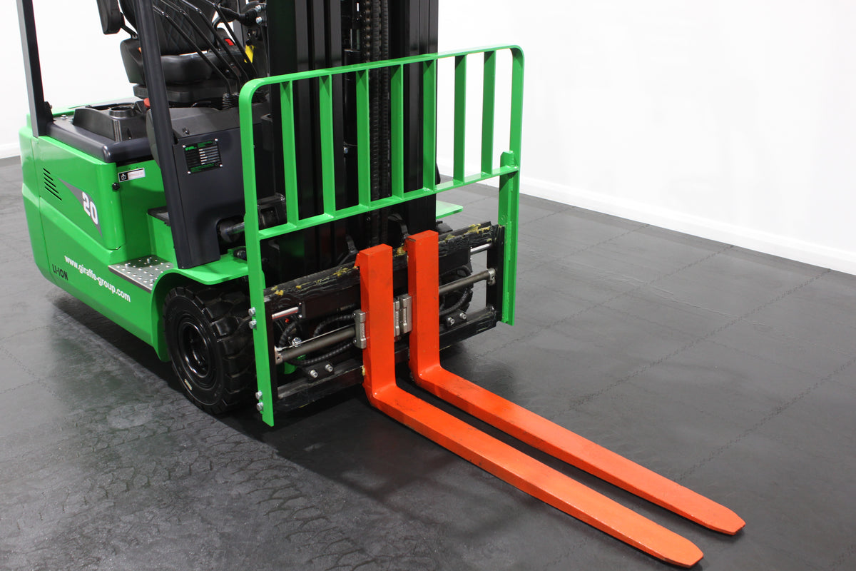 giraffe GBL20 2T Lithium Electric 3-Wheel Forklift | Fast Charging, Zero Emissions