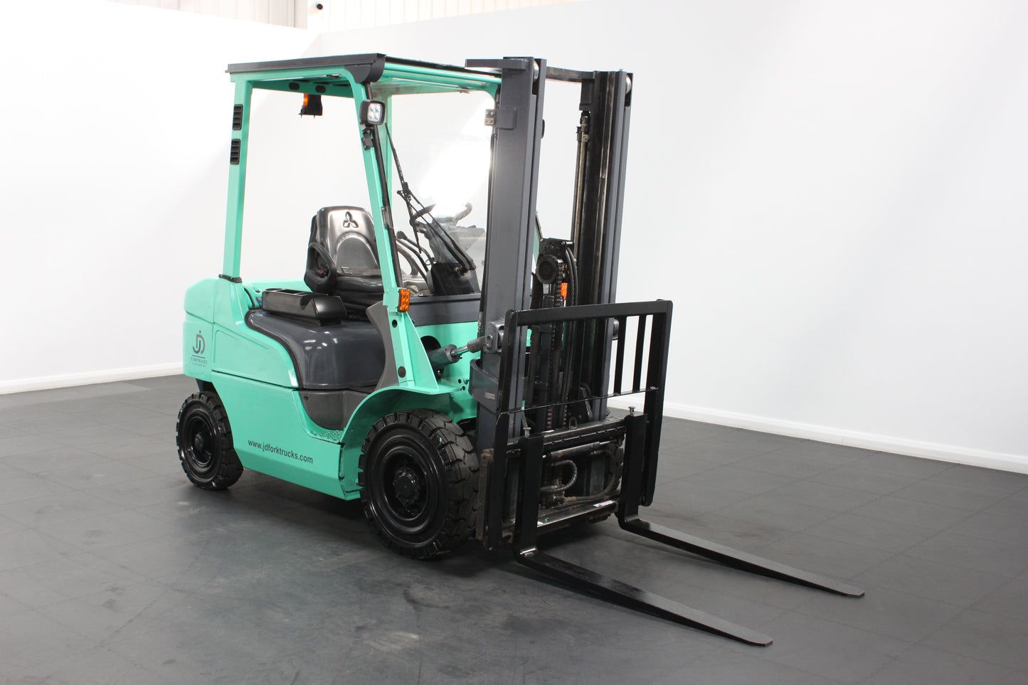 MITSUBISHI FD20N - Open Cab