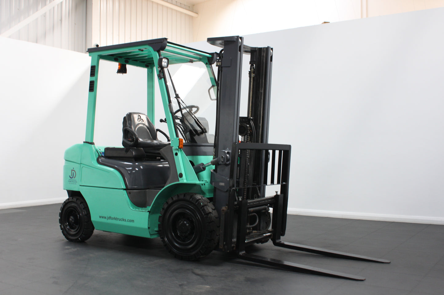 MITSUBISHI FD20N - Open Cab