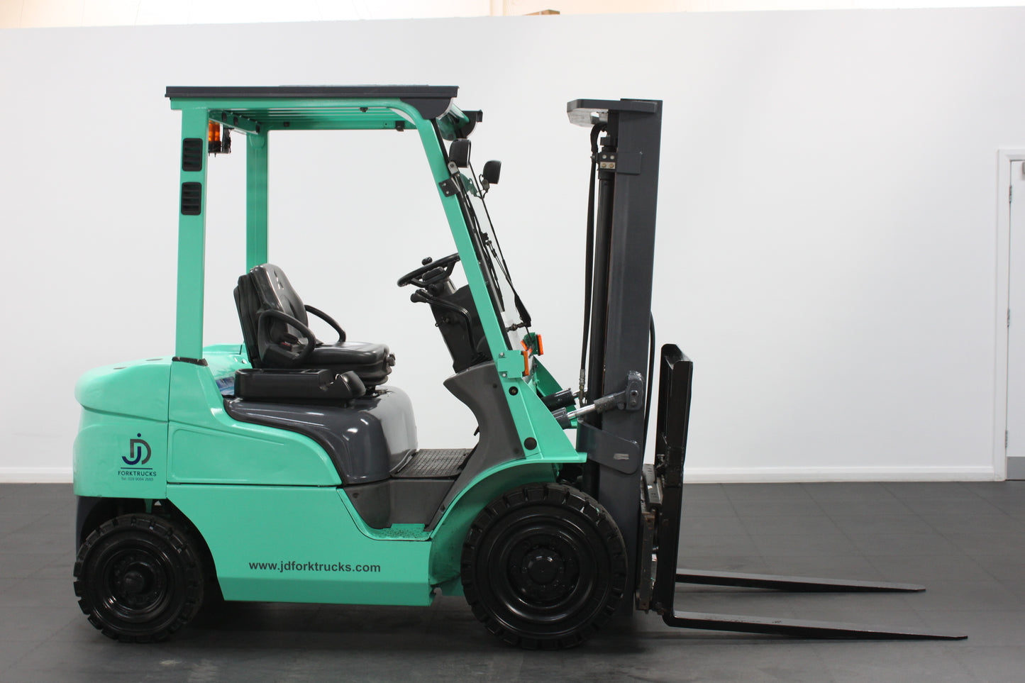 MITSUBISHI FD20N - Open Cab
