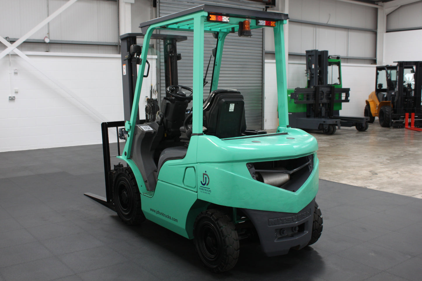 MITSUBISHI FD20N - Open Cab