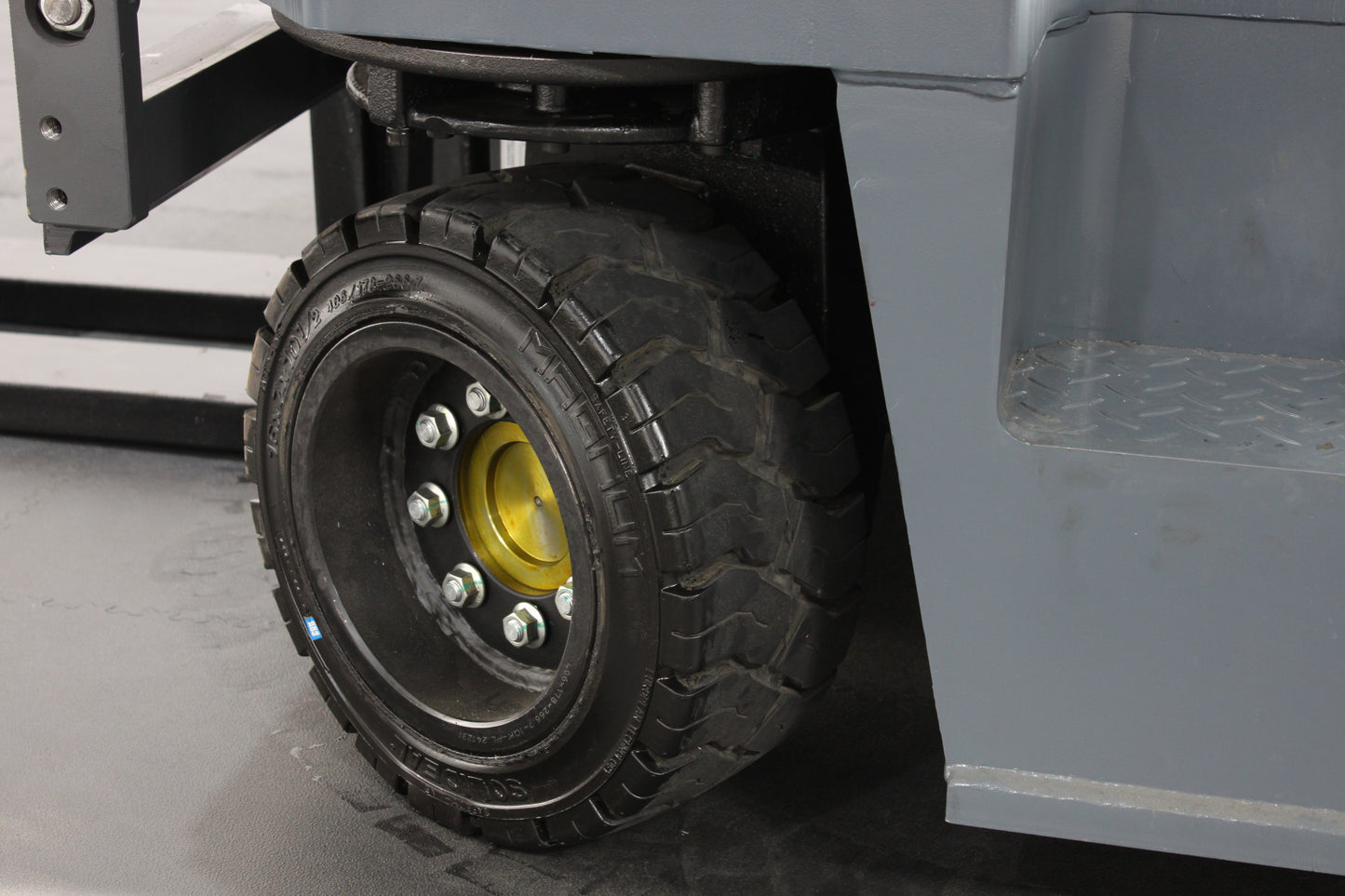 MiMA 1MQK30 Multi-Directional Electric Forklift | 3T, Triplex Mast, Lithium