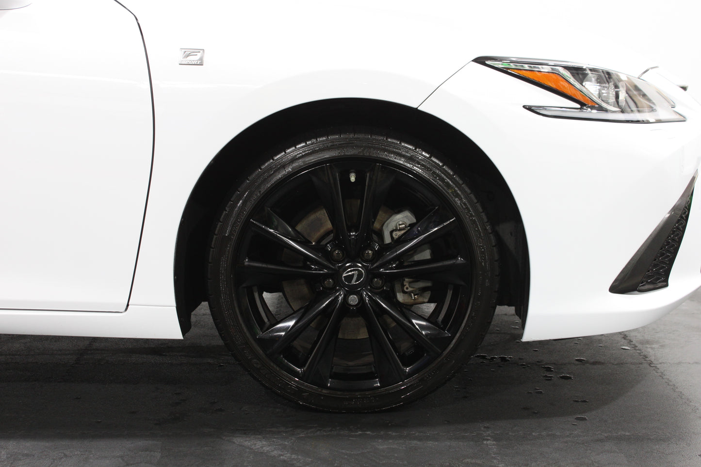 Lexus ES 300h 2.5 F-Sport 4dr CVT