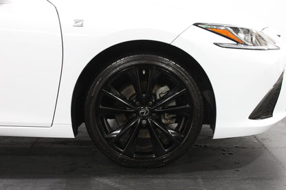 Lexus ES 300h 2.5 F-Sport 4dr CVT