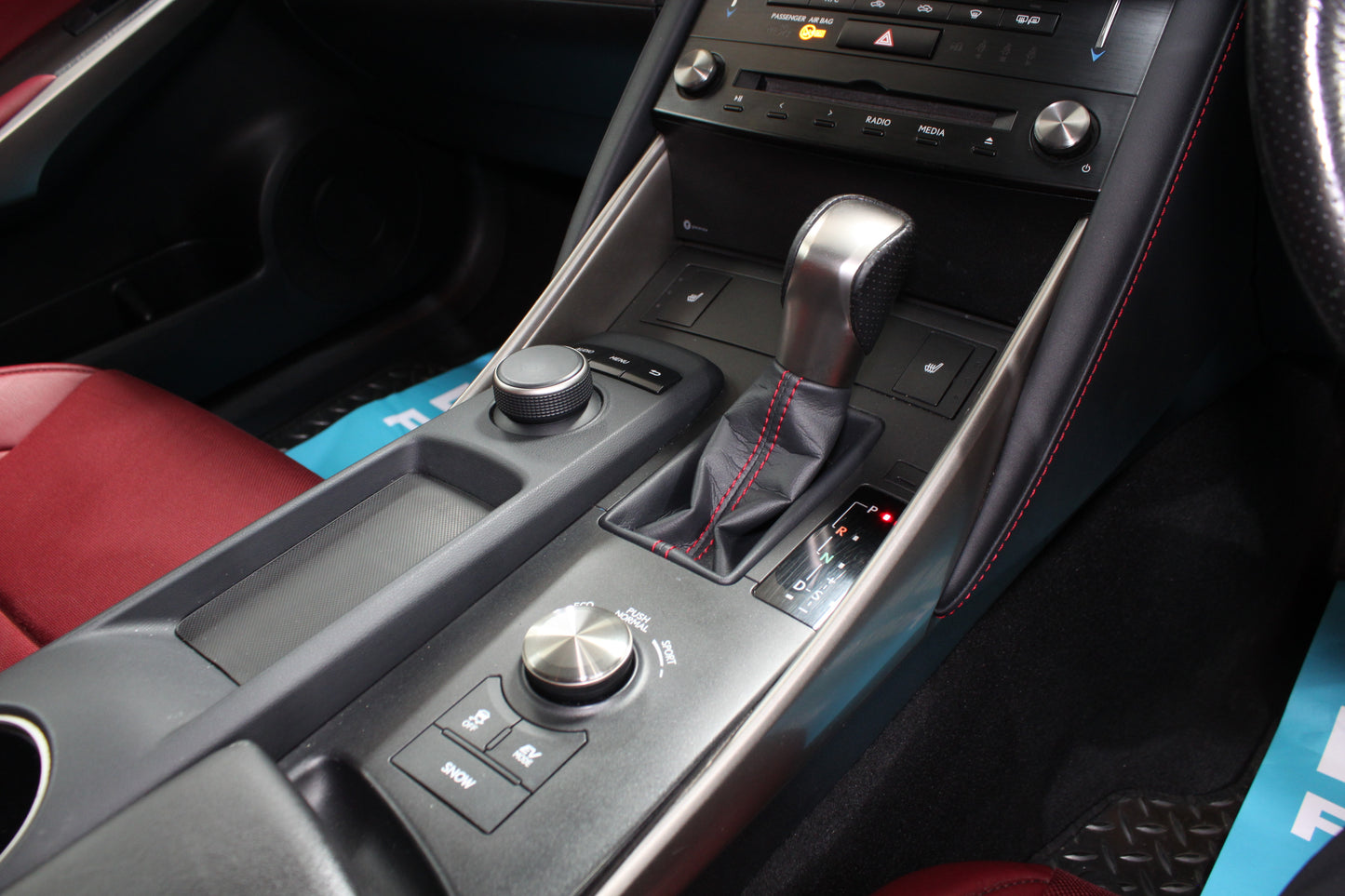 Lexus IS 300h F-Sport 4dr CVT Auto