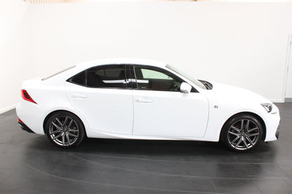 Lexus IS 300h F-Sport 4dr CVT Auto