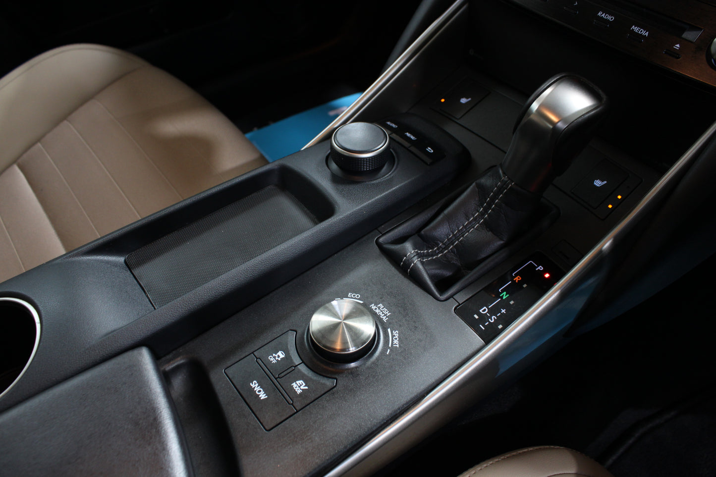 Lexus IS-Series 300h Executive Edition 4dr CVT Auto