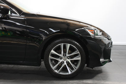 Lexus IS-Series 300h Executive Edition 4dr CVT Auto