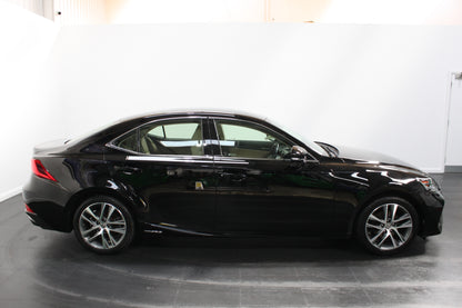 Lexus IS-Series 300h Executive Edition 4dr CVT Auto