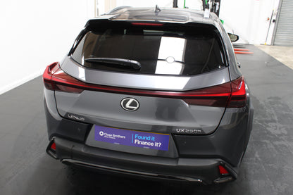Lexus UX 250h 2.0 F-Sport Design 5dr CVT