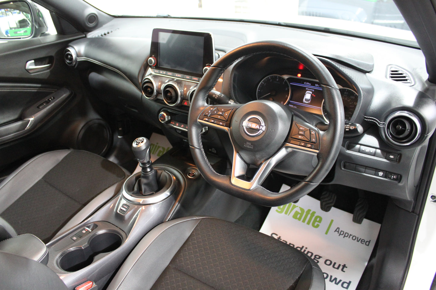 Nissan Juke 1.0 DiG-T 114 N-Connecta 5dr