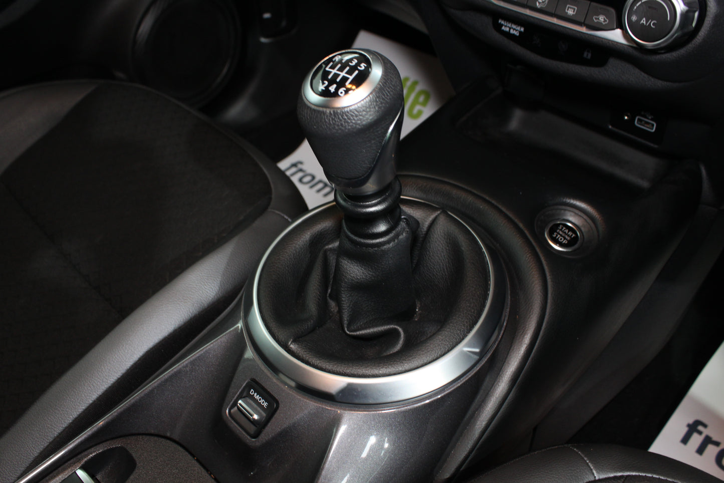 Nissan Juke 1.0 DiG-T 114 N-Connecta 5dr
