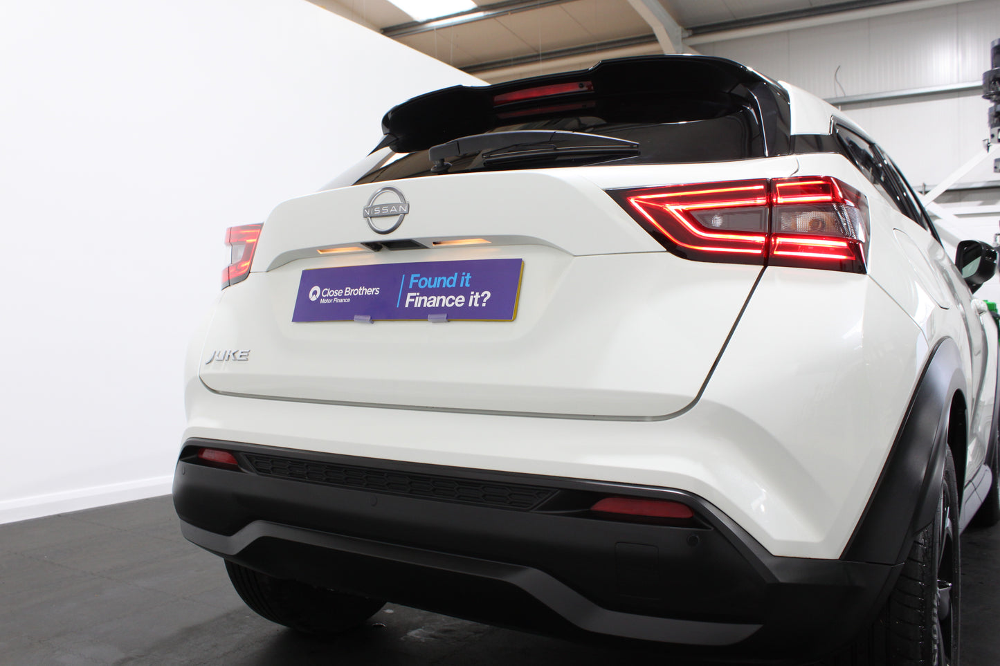 Nissan Juke 1.0 DiG-T 114 N-Connecta 5dr